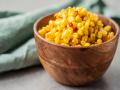 स्वीट कॉर्न ठरतं हेल्दी स्नॅक्स; दाण्यांसोबतच धागेही फायदेशीर - Marathi News | Sweet corn is a healthy snacks know its health benefits | Latest food News at Lokmat.com