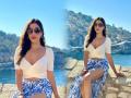 Sophie Choudry: मोनोकिनीमध्ये सोफी चौधरीच्या बोल्ड अदा, पूलमध्ये दिल्या हॉट पोझ - Marathi News | Sophie Choudry wears monokini and gave a glamorous pose in the swimming pool see photos | Latest filmy Photos at Lokmat.com