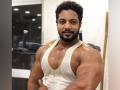दुचाकीवरून आलेल्या अज्ञातांनी बॉडी बिल्डरची केली हत्या - Marathi News | Bodybuilder hacked to death by 3 men on bikes in Bengaluru | Latest national News at Lokmat.com