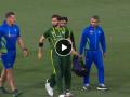 T20 World Cup Final ENG vs PAK Live : पाकिस्तानला मोठा धक्का; शाहिन आफ्रिदीला सोडावे लागले मैदान, वाढली धाकधुक, Video   - Marathi News | T20 World Cup Final ENG vs PAK Live : Shaheen Shah Afridi leaves the ground with what appears to be a leg injury after taking the catch, Video  | Latest cricket News at Lokmat.com