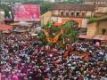 Sangli: भक्तीच्या वर्षावात न्हाला तासगावचा ऐतिहासिक रथोत्सव, लाखो भाविकांची उपस्थिती - Marathi News | The historic 246th Rathotsav festival of Tasgaon was held in a devotional atmosphere in the presence of lakhs of devotees | Latest sangli News at Lokmat.com