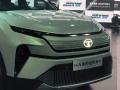 Tata नं Nexon पेक्षा जबरदस्त सादर केली इलेक्ट्रिक SUV; फोटो पाहून म्हणाल WOW! - Marathi News | tata harrier ev unveiled at auto expo 2023 see photos | Latest auto Photos at Lokmat.com