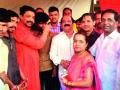 सफाई कामगारांचे उपोषण मागे - Marathi News | Behind the fasting of cleaning workers | Latest nashik News at Lokmat.com
