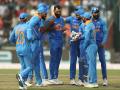 ICC World Cup 2019 : भारतीय संघातील जागांसाठी चुरस, पंत वि. कार्तिक, चौथ्या स्थानावर कोणाला संधी? - Marathi News | ICC World Cup 2019 : Team India World Cup Squad announcement - No.4 batsman, need for fourth seamer, Pant vs Karthik | Latest cricket News at Lokmat.com