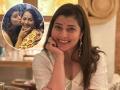 हुबेहुब आईसारखीच दिसते! तेजस्विनी पंडितच्या फोटोने वेधलं लक्ष - Marathi News | Actress Tejaswini pandit share a new post social media | Latest filmy News at Lokmat.com