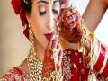 Bride 60 kgs gold : बाबौ! दागिन्यांच्या वजनानं चालणंही मुश्किल केलं; तब्बल ६० किलो सोन्यानं सजली नवरी; पाहा फोटो..... - Marathi News | Social Viral : Chinese bride wears 60 kgs of gold | Latest sakhi News at Lokmat.com