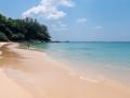 समुद्रकिनारे निर्मनुष्य! - Marathi News | Beaches are lonely at Thiland.. | Latest international News at Lokmat.com