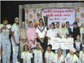 स्व. रतनबुवा पाटील स्मृती चषक स्पर्धेचा अंतिम सामना पाहण्यासाठी डोंबिवलीकरांची गर्दी, अजय जडेजा-दिलीप वेंगसरकरांचीही उपस्थिती  - Marathi News | Ratanbua Patil Smriti Cup tournament final match | Latest thane News at Lokmat.com