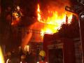 ठाण्यातील निसान शोरूम आणि सर्व्हिस सेंटरला भीषण आग - Marathi News | Furious fire in Thane's Nissan Showroom and Service Center | Latest mumbai Videos at Lokmat.com