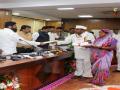 ठाणे जिल्ह्यातील 37 शेतकऱ्यांचा आज मिळाला पहिला कर्जमाफीचा हप्ता  - Marathi News | 37 farmers of Thane district got their first loan waiver today | Latest thane News at Lokmat.com