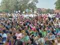 ठाण्यात निवड - वरिष्ठ वेतनश्रेणीच्या निर्णया विरोधात शिक्षकांचा मोर्चा; मात्र जिल्हाधिकारी कार्यालय बंद - Marathi News | Thane Selection - Teacher's Front Against Senior Pay Scale; However, the closure of the Collector Office | Latest thane News at Lokmat.com