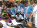पेट्रोल-डिझेलच्या दरवाढीविरोधात ठाण्यात राष्ट्रवादी काँग्रेसची निदर्शनं - Marathi News | NCP's demonstrations in Thane against petrol and diesel hike | Latest thane News at Lokmat.com