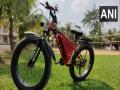 सायकल चोरी झाली म्हणून  YouTube वर शिकून बनवली Anti-Theft E-Cycle - Marathi News | assam make in india innovation theft proof means anti theft e cycle with alarm gps by samrat nath | Latest auto News at Lokmat.com