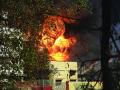 काळाकुट्ट धूर, अग्निलोळ अन् उरी धडकी - Marathi News | Black smoke, flames and fury fire in mumbai | Latest thane News at Lokmat.com