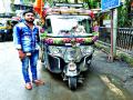 रिक्षात गारेगार वारा, टीव्ही आणि बरेच काही... - Marathi News |  Windshields, TVs and more in Rickshaw ... | Latest thane News at Lokmat.com