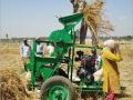 थ्रेेशरमध्ये हात गेल्याने युवक गंभीर - Marathi News | Young man seriously injured in a thresher | Latest buldhana News at Lokmat.com