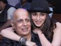 आलिया रणबीरच्या प्रेमात! अखेर महेश भट्ट यांनी दिली कबुली!! - Marathi News | mahesh bhatt confirms alia bhatt is in love with ranbir kapoor | Latest filmy News at Lokmat.com