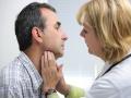 पुरुषांमध्ये का वाढत आहे थायरॉइडची समस्या? - Marathi News | Why is the problem of thyroid increasing in men too | Latest health News at Lokmat.com