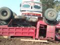 अकोला-गायगाव मार्गावर टँकर-टिप्पर अपघात; दोन जण जखमी - Marathi News | Tanker-Tipper accident on Akola-Gagaigaon road; Two injured | Latest akola News at Lokmat.com