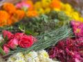 हार- फुले फ्रिजशिवायही राहतील ताजी! ८ सोप्या ट्रिक्स - फुले न कोमेजता राहतील टवटवीत... - Marathi News | best way to store flowers for a month tricks to keep flowers fresh naturally how to keep flowers fresh for a month tips to make flowers last longer | Latest sakhi News at Lokmat.com