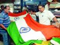 नागपुरात २० लाख रुपयांच्या तिरंगा झेंड्यांची विक्री - Marathi News | Tiranga flags worth Rs. 20 lakhs sold in Nagpur | Latest nagpur News at Lokmat.com