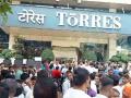 '१० टक्के रिटर्न'च्या मोहात लाखो गुंतवले, आता पश्चात्तापाची वेळ; टोरेस कंपनीच्या कार्यालयांबाहेर रांगा, वातावरण तापलं! - Marathi News | Investors crowd outside Torres Company in Mumbai installments due owner absconding | Latest mumbai News at Lokmat.com