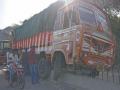 तळोद्यात ट्रक ‘ब्रेक फेल’ झाल्याने दुभाजकावर आदळला - Marathi News | The truck collided with a broken break as the truck broke | Latest nandurbar News at Lokmat.com