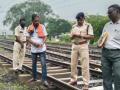 अनोळखी इसमाचा रेल्वेखाली चिरडून मृत्यू - Marathi News | An unidentified Isma was crushed to death under a train | Latest akola News at Lokmat.com