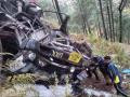 उत्तराखंडमध्ये भीषण अपघात, पौडी-सत्याखाल येथे बस दरीत कोसळली; ६ प्रवाशांचा मृत्यू, २१ जण जखमी - Marathi News | Horrific accident in Uttarakhand, bus falls into a gorge at Pauri-Satyakhal; 6 passengers killed, 21 injured | Latest national News at Lokmat.com