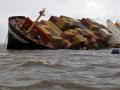 हे आहेत मालवाहून जहाजांना झालेले मोठे अपघात - Marathi News | These are the major accidents involving cargo | Latest international Photos at Lokmat.com