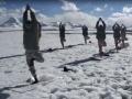 International yoga day 2020 : १८ हजार फूट उंच बर्फाळ प्रदेशात भारतीय जवानांची योगासनं, पाहा खास फोटो - Marathi News | International yoga day 2020: Indo tibetan border police do yoga on 18000 feet ladakh | Latest international Photos at Lokmat.com
