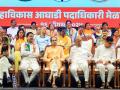 महाविकास आघाडीचे जागावाटप अडले; मुंबईत ठाकरेंची शिवसेना अन् काँग्रेसमध्ये जोरदार रस्सीखेच - Marathi News | Seat allocation of Mahavikas Aghadi stalled Tug of war between Thackerays Shiv Sena and Congress in Mumbai | Latest mumbai News at Lokmat.com