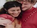 कराडच्या विदेशी जावयासाठी वधूचा 'देशी स्टाईल' उखाणा ! - Marathi News | Bride's desi style surprise for Karad foreign son in law | Latest social-viral News at Lokmat.com