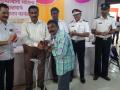 उल्हासनगर महापालिकेकडून दिव्यांगांना साहित्याचे वाटप  - Marathi News | distribution of materials to the disabled by ulhasnagar municipal corporation | Latest thane News at Lokmat.com