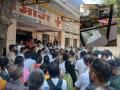 उल्हासनगरातील मध्यवर्ती रुग्णालयात मृताच्या नातलगांचा राडा, तोडफोडीच्या निषेधार्थ डॉक्टरांचे 'ब्लॅक डे' आंदोलन  - Marathi News | Relatives protest at Ulhasnagar Central Hospital, doctors hold 'Black Day' protest to protest vandalism | Latest thane News at Lokmat.com