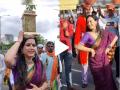VIDEO: एकदा तरी वारी अनुभवावी...! अभिनेत्री प्राजक्ता गायकवाड वारीत सहभागी - Marathi News | marathi actress prajkta gaikwad visited eashadhi ekadashi wari pandharpur photos and videos goes-vira | Latest filmy News at Lokmat.com