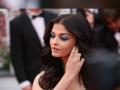 Aishwarya Rai : चित्रपट नाही म्हणून काय झालं, कंपनीच्या CEOपेक्षाही बक्कळ कमावते ऐश्वर्या राय...!! - Marathi News | Aishwarya Rai Bachchan Birthday know about actress Net Worth | Latest filmy News at Lokmat.com