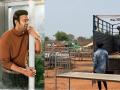 जे बात!! प्रभासच्या सिनेमाचा संपूर्ण सेट कोरोना रूग्णांसाठी दान केला - Marathi News | Prabhas starrer Radhe Shyam filmmakers donate set property to a hospital | Latest filmy News at Lokmat.com