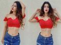 SEE PICS : युजर म्हणाला, दीदी पँट लूज है! सोनारिकाने दिले भन्नाट उत्तर - Marathi News | tv actress sonarika bhadoria troll for her big size jeans in skinny waist getting hilarious reply to trollers | Latest filmy Photos at Lokmat.com
