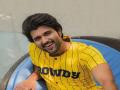 Vijay Deverakonda : सगळे विजय देवरकोंडाच्या प्रेमात, तो ‘या’ दोन मराठी अभिनेत्रींच्या प्रेमात...! - Marathi News | Liger star Vijay Deverakonda Has A Crush On Urmila Matondkar And Bhagyashree | Latest filmy News at Lokmat.com