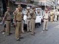 पोलिसांची तीन तरुणांना बेदम मारहाण, एकाचा मृत्यू; 6 पोलिस निलंबित - Marathi News | one Man dies after up police raid at Gorakhpur hotel, 6 cops suspended | Latest crime News at Lokmat.com