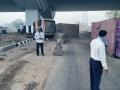 जेएनपीए राष्ट्रीय महामार्गावर काळ्या ऑईलचे कंटेनर पलटी  - Marathi News | Black oil container overturned on JNPA National Highway | Latest raigad News at Lokmat.com