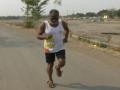 ९ सेकंदात ५० मीटर अंतर धावणारा माणदेशी उसेन बोल्ट - Marathi News | 75 years musa dadubhai mulla run 50 meter within just 9 seconds new record | Latest satara Videos at Lokmat.com