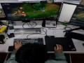 Gamer earning 36 lakh : भारीच! अख्खा दिवस घरात बसून खेळतो गेम अन् पठ्ठ्या महिन्याला घेतोय ३६ लाखांची कमाई - Marathi News | Gamer earning 36 lakh : Meet the gamer who is earning 36 lakh rupees per month by live streaming in south korea | Latest jarahatke News at Lokmat.com