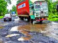 भिवंडी-वाडा-मनोर रस्ता धोक्याचा - Marathi News | Bhiwandi-Wada-Manor road is dangerous | Latest vasai-virar News at Lokmat.com