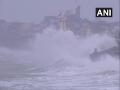 Cyclone Vayu Update : 3 लाख लोकांचं सुरक्षित स्थळी स्थलांतर, गुजरातला जाणाऱ्या 70 मेल रद्द - Marathi News | Cyclone Vayu Update Strong winds hit Veraval; NDRF, Army, Navy on standby | Latest national News at Lokmat.com