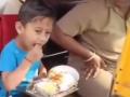 Video - सलाम या माऊलीला! ट्रॅफिकमध्ये मायेचा घास; महिला रिक्षाचालकाच्या संघर्षाची हृदयस्पर्शी गोष्ट - Marathi News | woman auto driver attached special seat for daughter and feeding her in auto | Latest sakhi News at Lokmat.com
