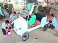 भंगारात टाकलेल्या वस्तूंपासून विद्यार्थ्यांनी बनवले ई-व्हेईकल - Marathi News | E-Vehicle Madeby student from Waste garbage materials | Latest pune News at Lokmat.com