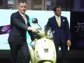 Vespa 75 वर्षांची झाली; स्कूटरची स्पेशल एडिशन लाँच, किंमत सव्वालाख - Marathi News | Piaggio launches Vespa limited edition scooters for 75th anniversary | Latest auto News at Lokmat.com