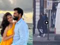 कतरिना कैफ अन् विकी कौशल Quality Time! शूटिंगमधून वेळ काढत लंडनला रवाना - Marathi News | Katrina Kaif is also pregnant Baby bump seen walking in London with husband | Latest filmy News at Lokmat.com
